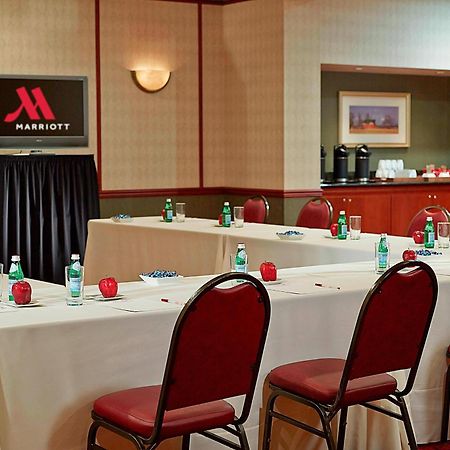 Marriott Hartford/Windsor Airport Hotel Bagian luar foto