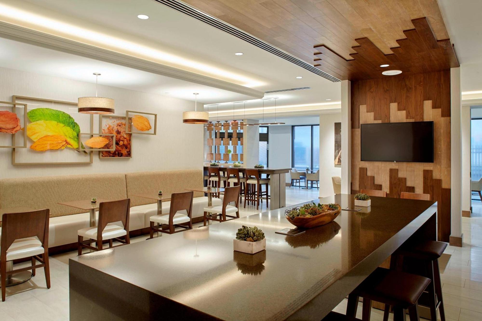 Marriott Hartford/Windsor Airport Hotel Bagian luar foto