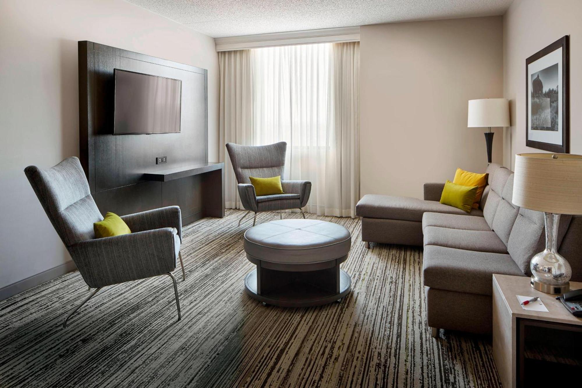Marriott Hartford/Windsor Airport Hotel Bagian luar foto