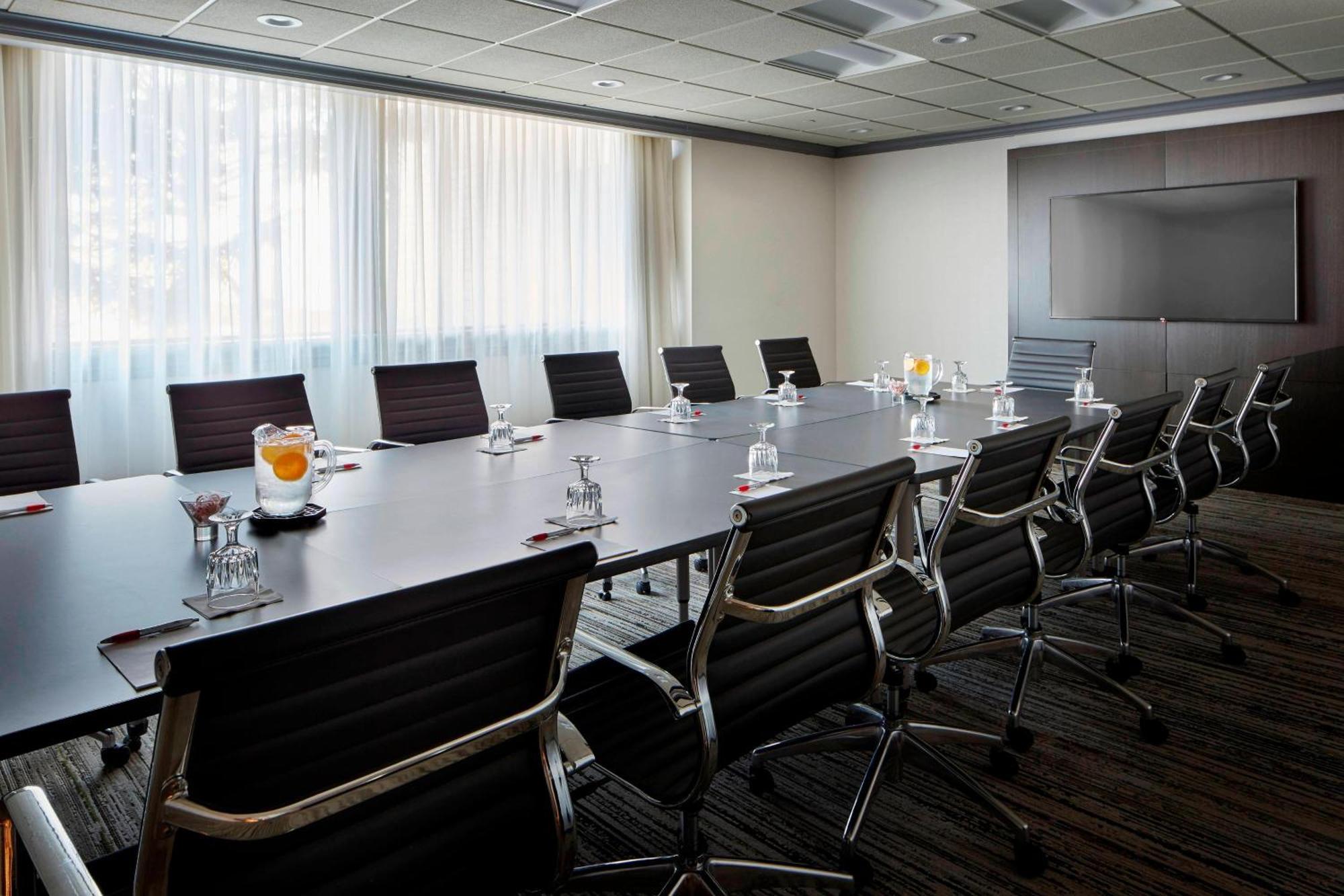 Marriott Hartford/Windsor Airport Hotel Bagian luar foto
