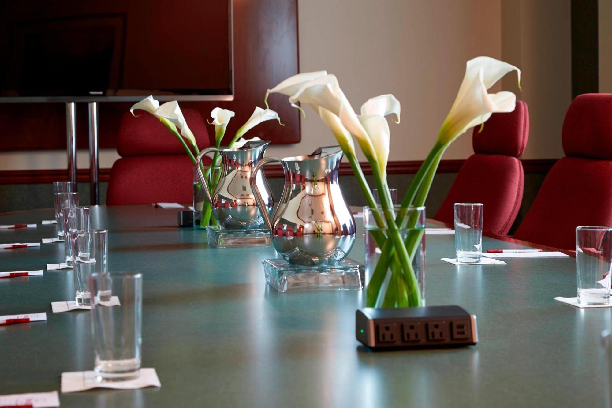 Marriott Hartford/Windsor Airport Hotel Bagian luar foto