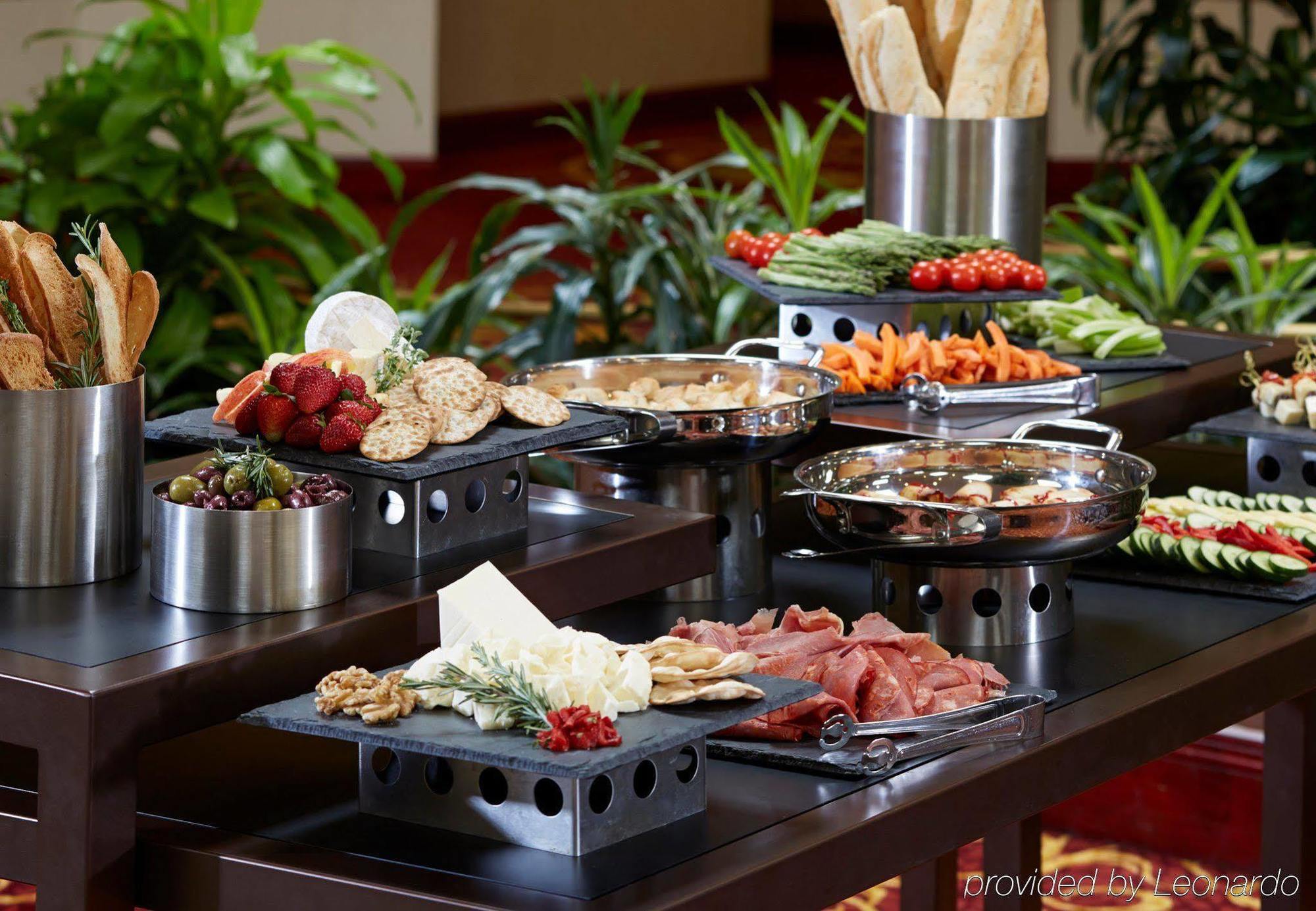 Marriott Hartford/Windsor Airport Hotel Bagian luar foto