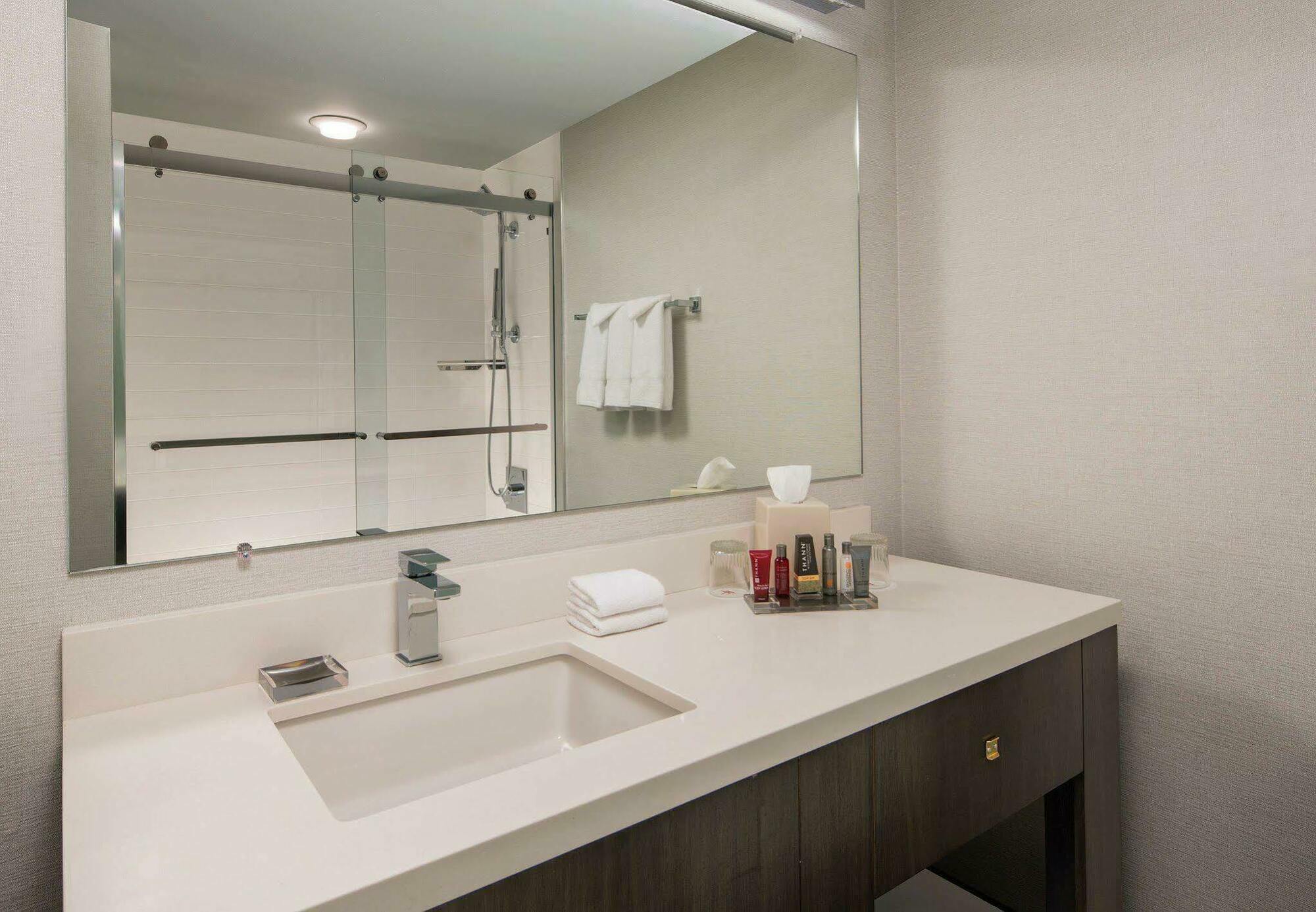 Marriott Hartford/Windsor Airport Hotel Ruang foto